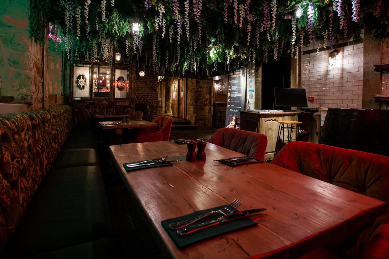 The Dirty Bottles Hotel Alnwick Bagian luar foto