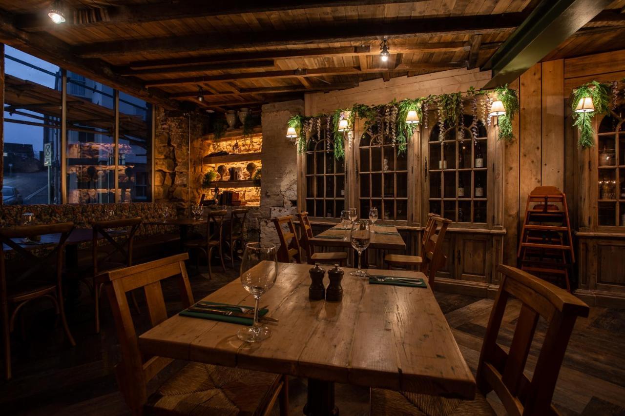 The Dirty Bottles Hotel Alnwick Bagian luar foto