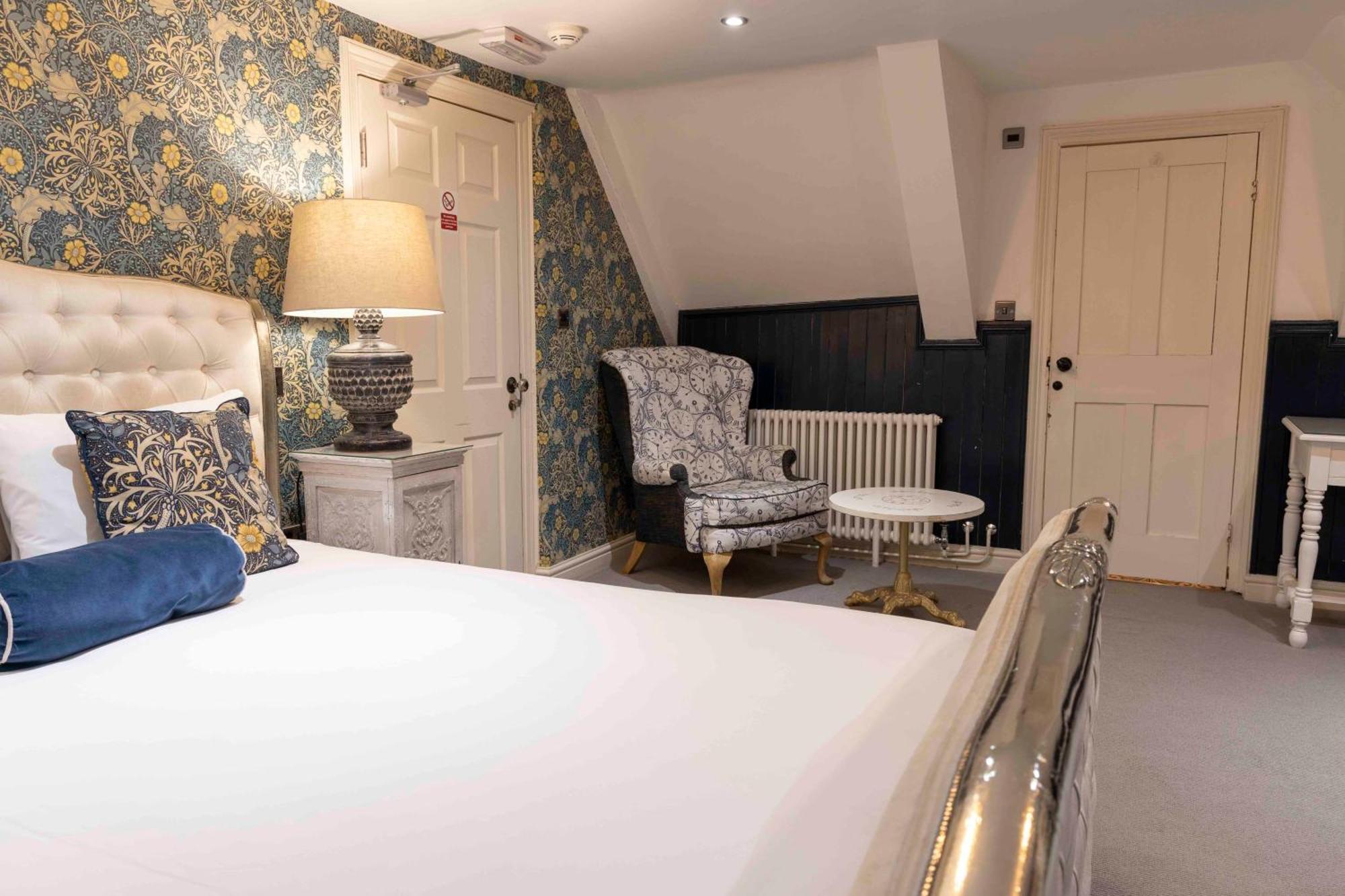 The Dirty Bottles Hotel Alnwick Bagian luar foto