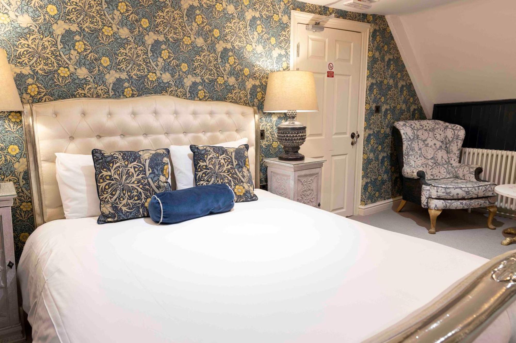 The Dirty Bottles Hotel Alnwick Bagian luar foto